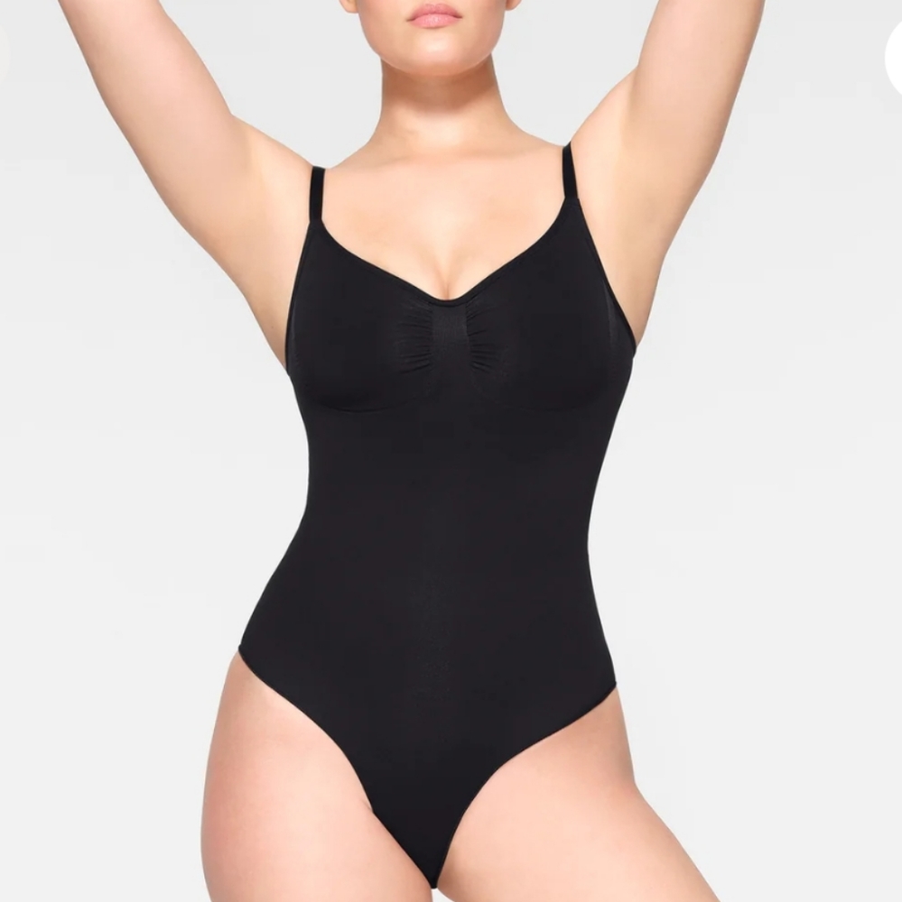 Skims shape wear bobysuit